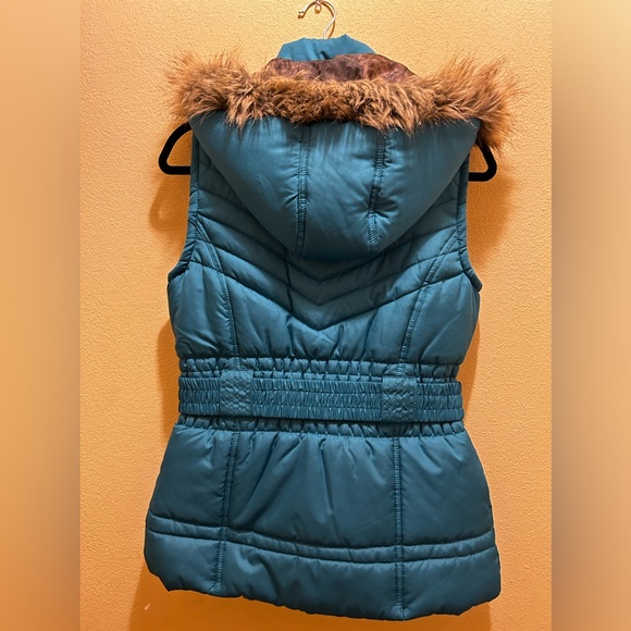 Dollhouse Brand quilted hooded Veat - Picture 5 of 5